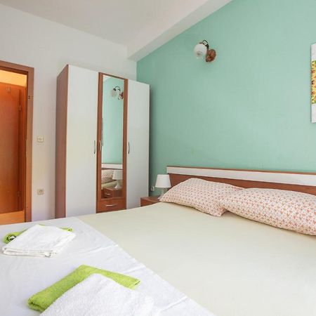 Vega Apartments Podgora Eksteriør bilde
